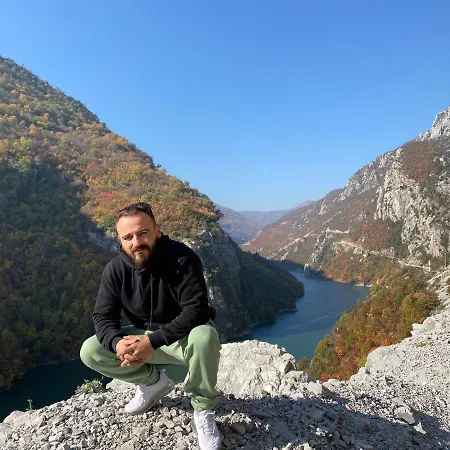 Te Baca Qerim 아파트